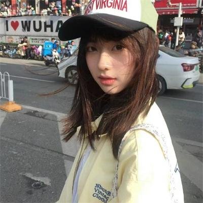 黑衣女孩